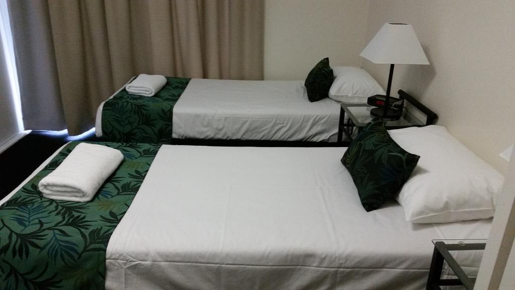 Port Denison Motor Inn Bowen Esterno foto