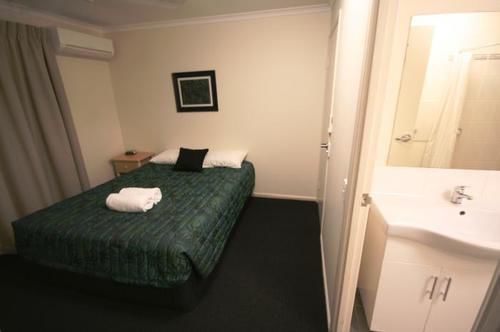 Port Denison Motor Inn Bowen Esterno foto